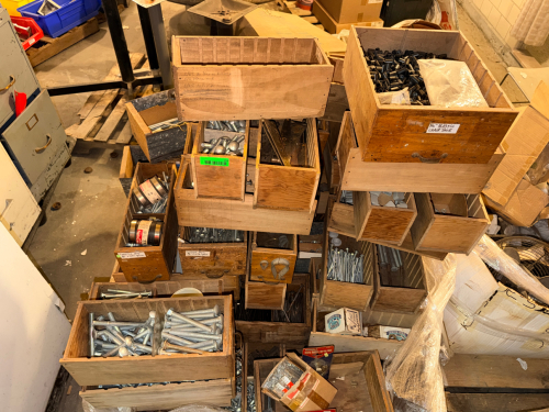 (1) PALLET OF ASSORTED HARDWARE AND FASTENERS .