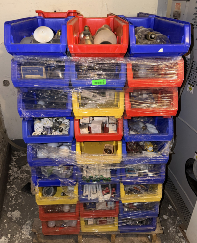 PALLET OF ASSORTED LIGHT BULBS AND PLASTIC ORGANIZER BINS.