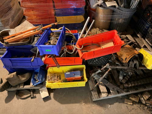 (1) PALLET OF ASSORTED HARDWARE AND FASTENERS .