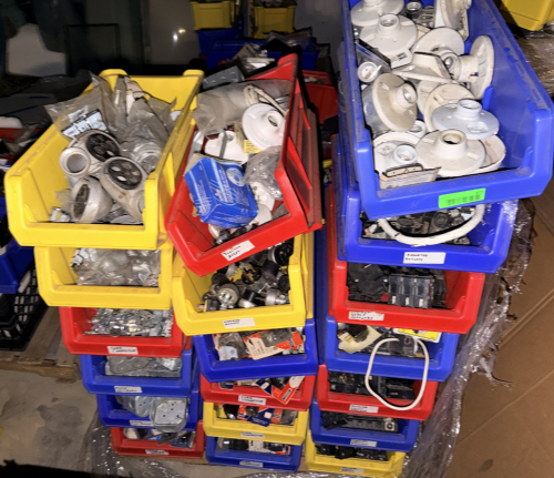 (1) PALLET OF ASSORTED LIGHT BULBS