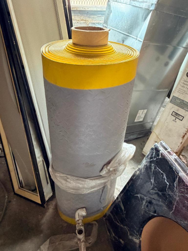 (1) ROLL OF 30" WIDE X 12' GREY AND YELLOW ANTI FATIGUE MATTING.