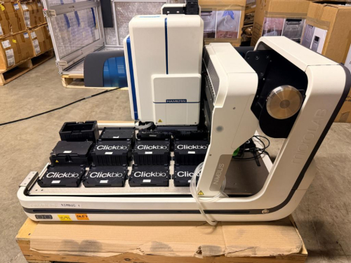 HAMILTON NIMBUS AUTOMATED LIQUID HANDLING WORKSTATION WITH INTEGRATED ROBOTIC PIPETTING HEAD, MOTORIZED DECK, MICROPLATE/LABWARE POSITIONS, CLICKBIO DECK MODULES AND INTEGRATED ENCLOSURE/FRAME ASSEMBLY.