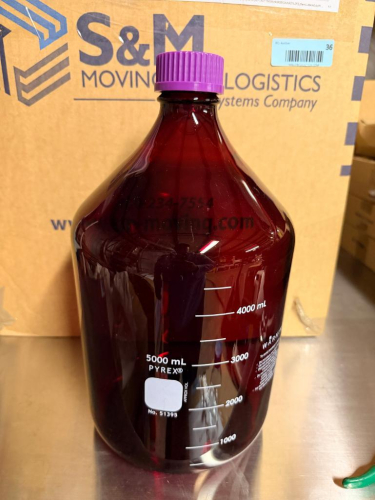 (1) BOX OF ASSORTED 5000 ML LAB GLASS BOTTLES.