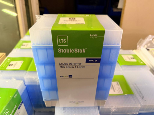 (36) LTS STABLESTAK 1000 &micro;L PIPETTE TIPS, DOUBLE 96 FORMAT, 768 TIPS PER PACKAGE ARRANGED IN 4 LAYERS.