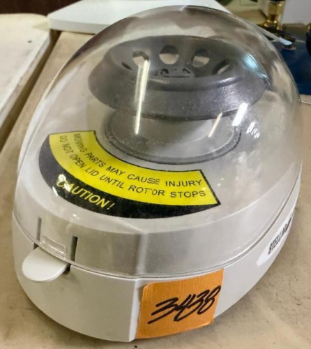 BENCHTOP MINI CENTRIFUGE WITH CLEAR SAFETY LID, QUICK-RELEASE LID LATCH AND INTERCHANGEABLE ROTOR SYSTEM.