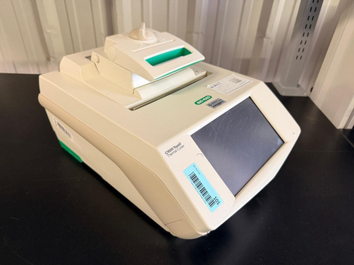 BIO-RAD C1000 TOUCH THERMAL CYCLER WITH INTEGRATED COLOR TOUCHSCREEN, PROGRAMMABLE THERMAL CYCLING CONTROLS AND INTERCHANGEABLE REACTION MODULE ASSEMBLY.