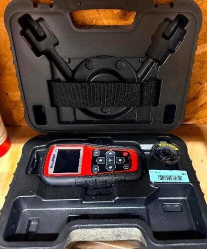 AUTEL MAXITPMS TS408 PROFESSIONAL TIRE PRESSURE MONITORING SYSTEM (TPMS) DIAGNOSTIC AND PROGRAMMING SCAN TOOL WITH DIGITAL DISPLAY, CONTROL KEYPAD, AND HARD PLASTIC CARRYING CASE.