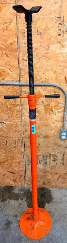 VEVOR ADJUSTABLE UNDERHOIST SUPPORT STAND WITH THREADED HEIGHT ADJUSTMENT, V-SHAPED STEEL SUPPORT SADDLE, T-HANDLE ADJUSTMENT AND ROUND STEEL BASE.