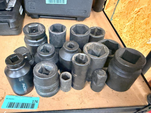 (1) LOT OF ASSORTED SOCKETS.