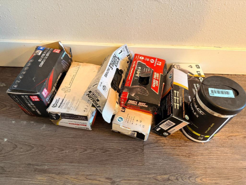 (1) LOT OF ASSORTED OPEN BOXES OF RUBBER GLOVES AND (1) CONTAINERS OF WIPES