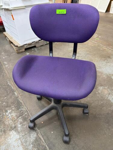 PURPLE FABRIC ROLLING OFFICE CHAIR