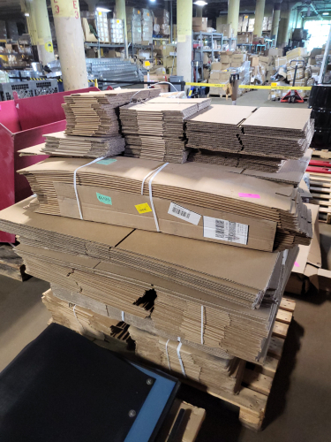 (1) PALLET OF APPROX (250) MOVING BOXES