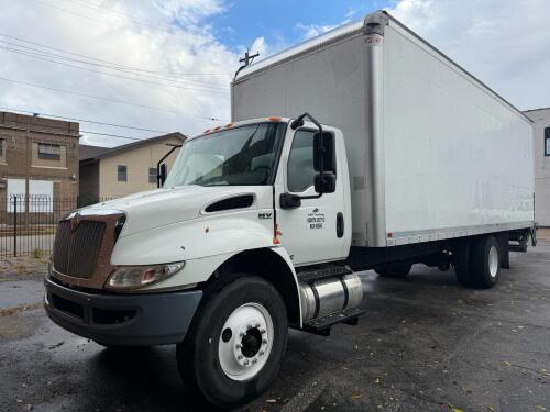 2021 WHITE INTERNATIONAL MV607 BOX TRUCK WITH LIFTGATE
