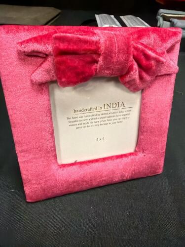 PINK BOW PHOTO FRAME