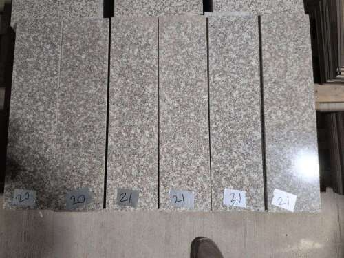 (40) GRANITE FLOOR TILE