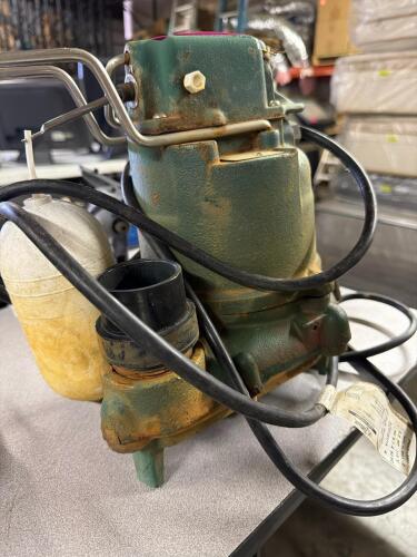 (1) ZOELLER SUBMERSIBLE PUMP