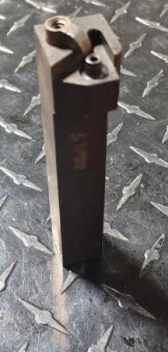 (1) RIGHT HAND GANG THREADING TOOL HOLDER