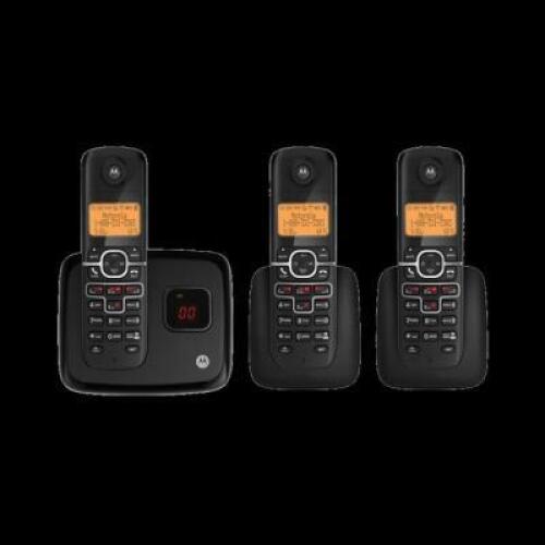 MOTOROLA 3-HANDSET DIGITAL CORDLESS PHONE SYSTEM WITH VOICEMAIL
