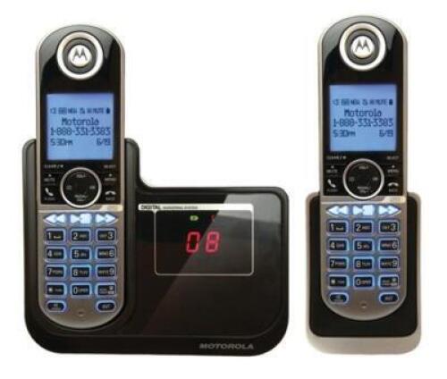 MOTOROLA 2-HANDSET DIGITAL CORDLESS PHONE SYSTEM WITH VOICEMAIL