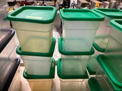 (6) 4 QT PLASTIC CONTAINERS W/ LIDS