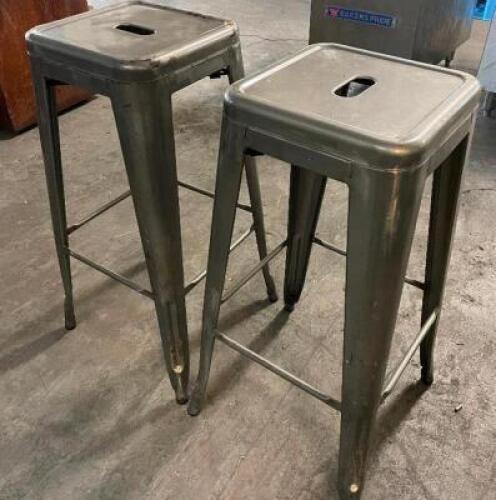 (8) METAL BACKLESS BAR STOOLS