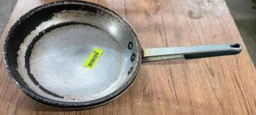 (2) 14" SKILLETS