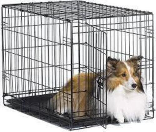 DESCRIPTION: (1) FOLDING DOG CRATE BRAND/MODEL: NEW WORLD #0577119562 INFORMATION: BLACK RETAIL$: $50.00 SIZE: 30X19X21 QTY: 1