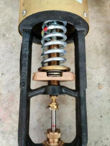 DESCRIPTION: (1) TEMPERATURE REGULATOR ASSEMBLY FOR INSTATROL WATER HEATER BRAND/MODEL: ROBERT SHAW 98711A2 RETAIL$: $600.00 SIZE: 2" NPT QTY: 1