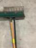 SNOW SHOVEL SET - 2