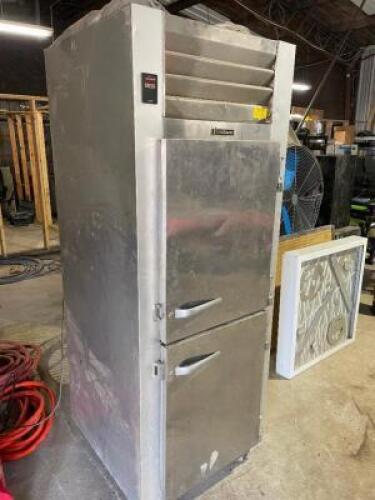 TRAULSEN G12000 SPLIT DOOR COMMERCIAL FREEZER