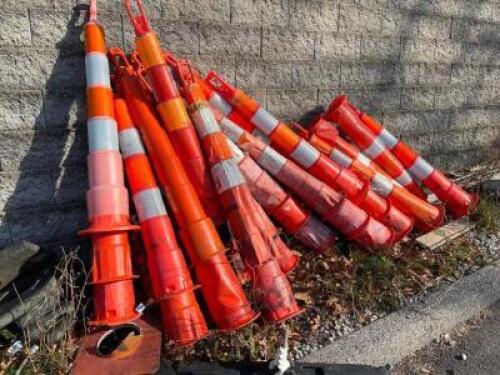DESCRIPTION: (14) STREET POLE BARRIERS W/ RUBBER PADDED BASES LOCATION: OUTSIDE QTY: 14
