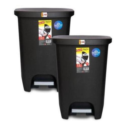 DESCRIPTION: (2) STEP TRASH CAN BRAND/MODEL: GLAD INFORMATION: BLACK/ODOR PROTECTION ODOR RETAIL$: 20.00 EACH SIZE: 13 GAL QTY: 2