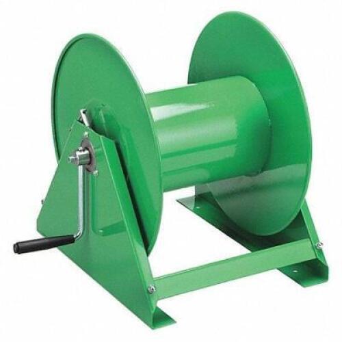 DESCRIPTION: (1) HAND CRANK HOSE REEL BRAND/MODEL: SPEEDAIRE #4UKX4 INFORMATION: GREEN RETAIL$: $341.24 SIZE: 120 FT CAP QTY: 1