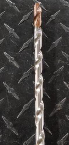 DESCRIPTION: (4) SOLID CARBIDE XTRA LENGTH DRILL BRAND/MODEL: MITSUBISHI CARBIDE MVS0980X35S100 RETAIL$: $ 946.43 EA SIZE: .3858" QTY: 4