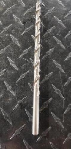 DESCRIPTION: (2) HSS EXTRA LENGTH DRILL BIT BRAND/MODEL: PRECISION TWIST DRILL 78566759 RETAIL$: $ 34.57 EA SIZE: 11/32" 6" FL. LENGTH 8" OAL QTY: 2