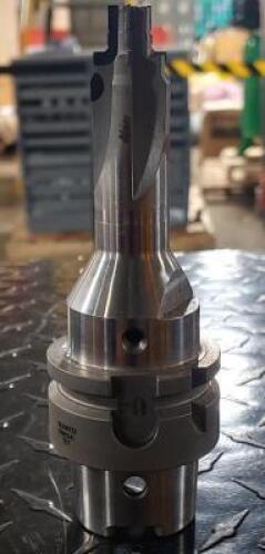 DESCRIPTION: (1) 4 FL SOLID CARBIDE S-REAMER BRAND/MODEL: GUHRING 303264371 RETAIL$: $198.62 SIZE: 21.00mm DIA QTY: 1