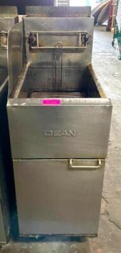 DESCRIPTION: 40 LB. GAS FRYER BRAND/MODEL: DEAN SR142N QTY: 1