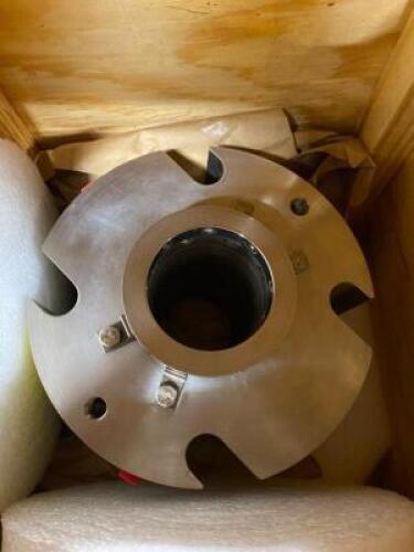 DESCRIPTION: (1) INDEPENDENT LATHE CHUCK BRAND/MODEL: JOHN CRANE/M196425 INFORMATION: SILVER/MUST COME INTO INSPECT RETAIL$: 377.84 SIZE: 7"H X 8"DIA