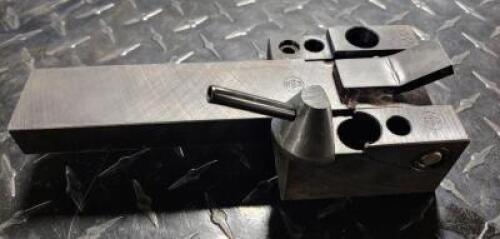 DESCRIPTION: (1) PEERLESS HINGED BUSHING PLATE ASSEMBLY BRAND/MODEL: PX 96032 RETAIL$: 235 QTY: 1