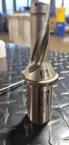 DESCRIPTION: (1) INDEX DRILL BODY BRAND/MODEL: KENNAMETAL/DFT210R2WD32M RETAIL$: 382.77 SIZE: 21-23 MM DIAM QTY: 1