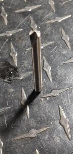 DESCRIPTION: (3) SOLID CARBIDE SPOTTING DRILLS BRAND/MODEL: GUHRING 4031093236782 RETAIL$: $ 36.15 EA SIZE: 1/4" QTY: 3