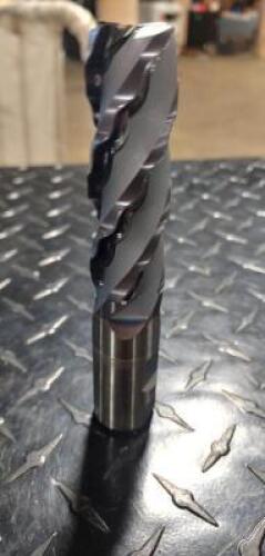 DESCRIPTION: (1) HSSCO8 4 FLUTE FINISHING SQ END MILL BRAND/MODEL: NIAGARA 10055892 RETAIL$: 303.99 SIZE: 1" CUT/SHANK 3" LOC QTY: 1