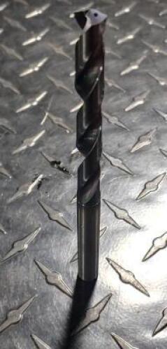DESCRIPTION: (2) SOLID CARBIDE TAPER LENGTH DRILL BIT BRAND/MODEL: SUMITOMO MDS3906LLHV RETAIL$: 173.38 SIZE: 25/64" QTY: 2
