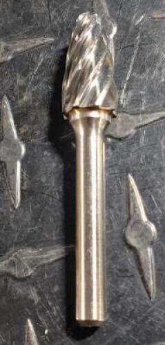 DESCRIPTION: (1) CARBIDE CORNER RADIUS FLUTES TREE BUUR BRAND/MODEL: ATRAX 85289445 RETAIL$: 61.06 SIZE: 1/2" DIA 1/4" SHANK QTY: 1