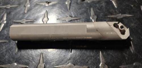 DESCRIPTION: (2) INDEXABLE ROUND SHANK TURNING TOOL HOLDER BRAND/MODEL: MAS E16H-SCXCR09-2500036 RETAIL$: $ QTY: 2