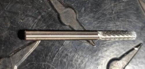 DESCRIPTION: (1) CARBIDE SINGLE CUT CYLINDER BURR BRAND/MODEL: ATRAX 85282242 RETAIL$: 12.12 SIZE: 1/8" DIA QTY: 1