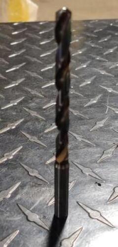 DESCRIPTION: (10) SOLID CARBIDE TAPER LENGTH DRILL BITS BRAND/MODEL: THINNING POINT, COOLANT THRU INFORMATION: OSG 68641182 RETAIL$: 165.82 SIZE: 9/32