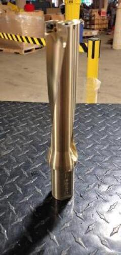DESCRIPTION: (1) REPLACEABLE TIP DRILL BODY BRAND/MODEL: ZZC-CT ZTD04X1.500" RETAIL$: 484.56 SIZE: 1.5" DIA QTY: 1