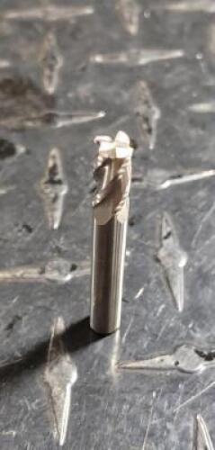 DESCRIPTION: (2) SOLID CARBIDE SQ END MILLS BRAND/MODEL: IMCO 31515 RETAIL$: $ 53.58 EA SIZE: 3/16" DIA 1-1/8" LOC QTY: 2