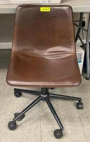 ROLLING OFFICE CHAIR
